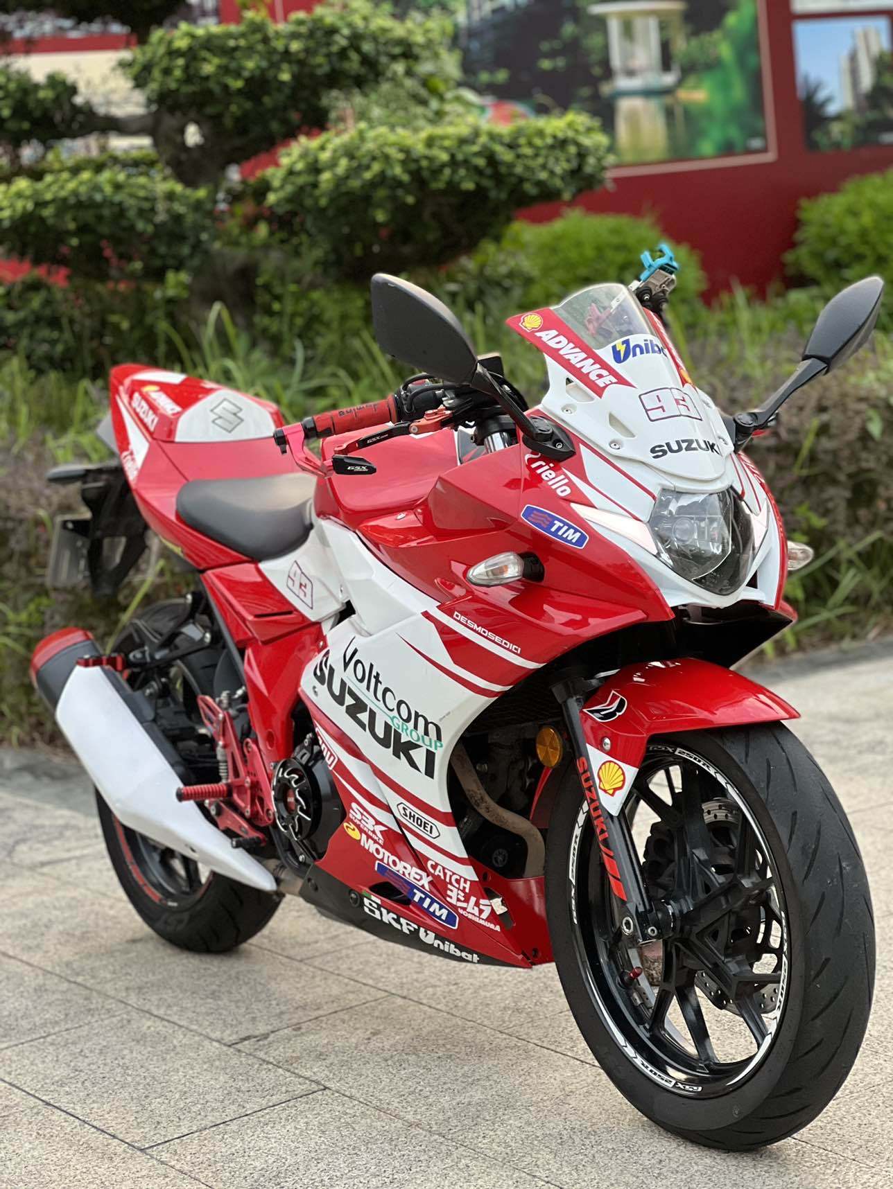 豪爵铃木 GSX250R