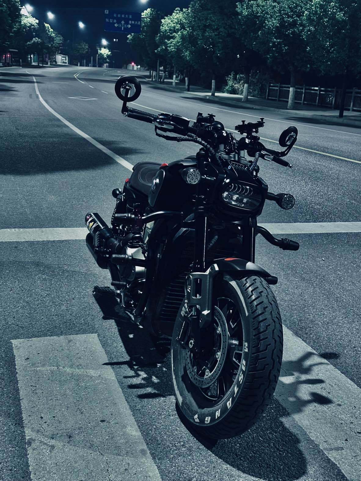 QJMOTOR 闪600