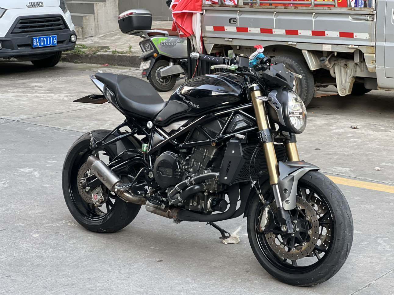 贝纳利 752S