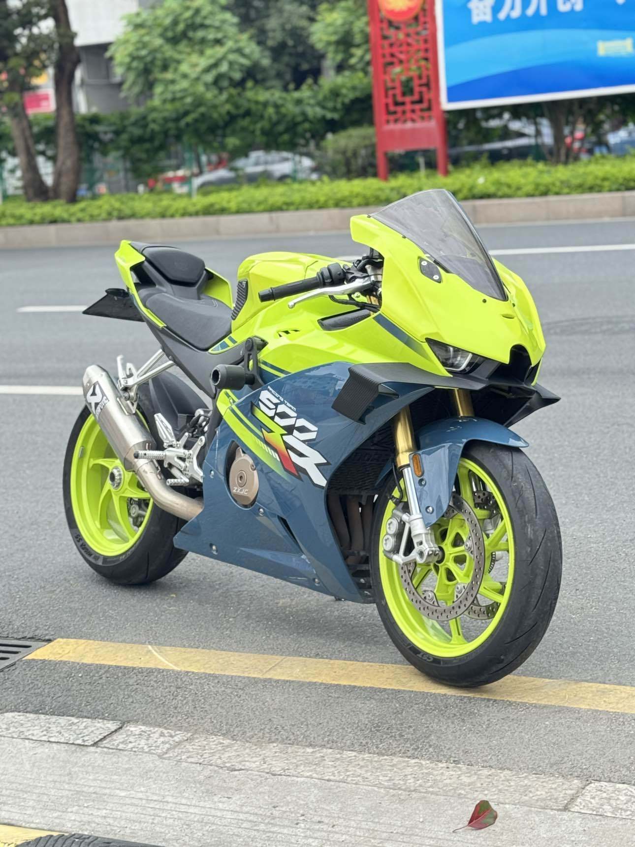 张雪机车 500RR