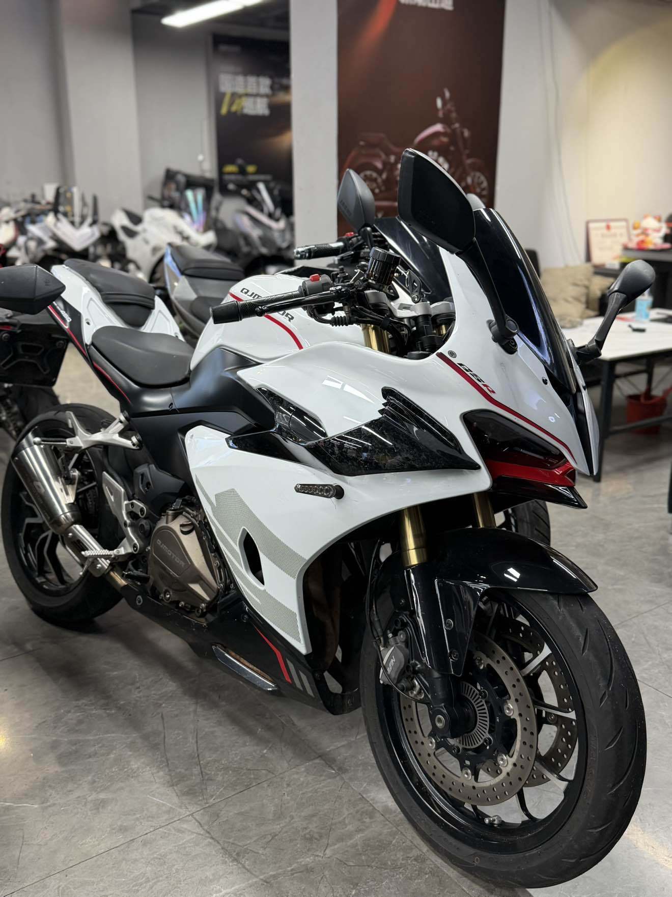 QJMOTOR 赛450