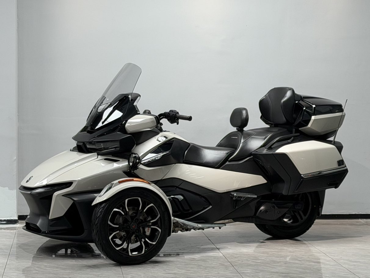 庞巴迪 Spyder RT