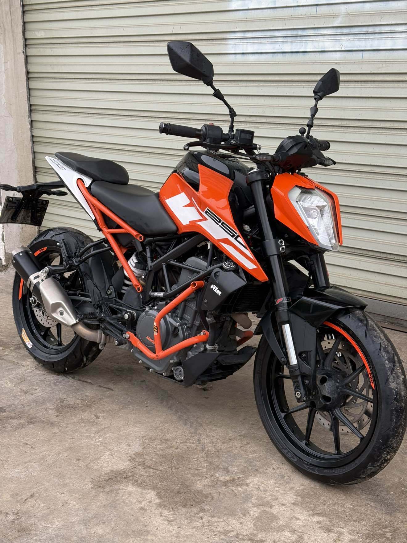 KTMR2R 250 Duke