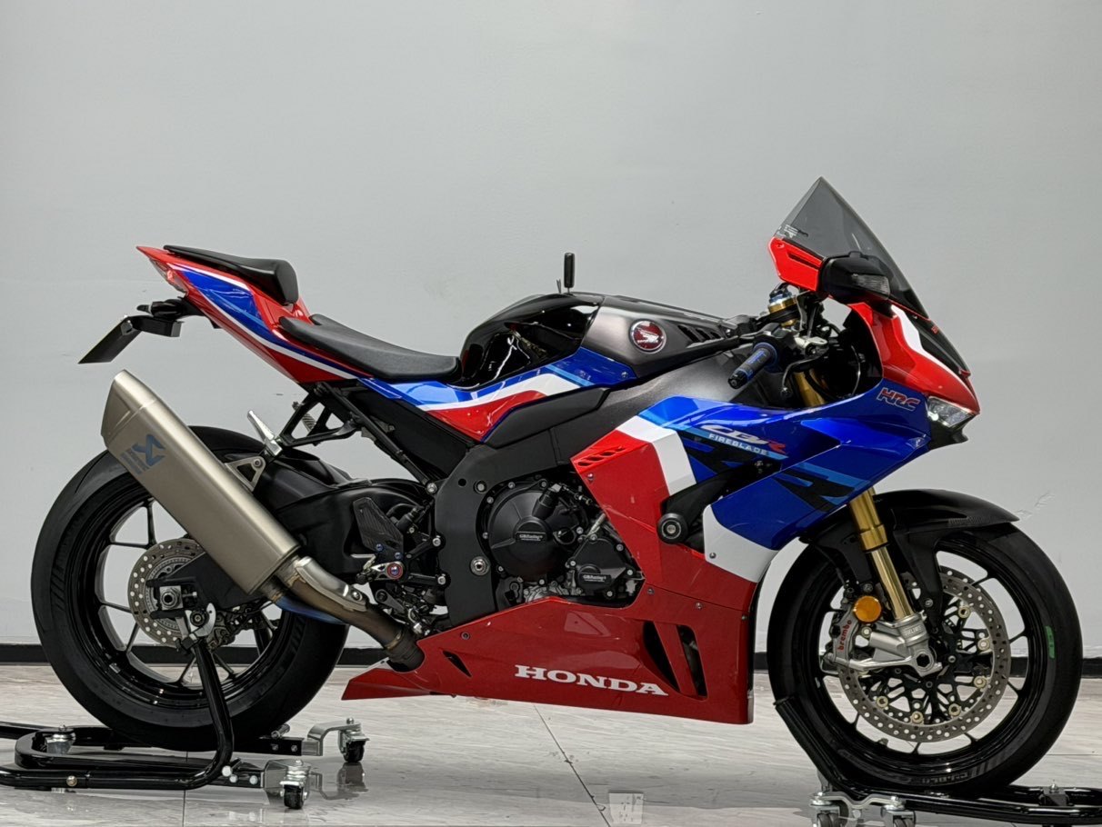 本田DREAMWING CBR 1000 RR-R
