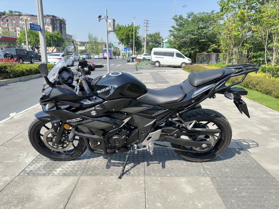 豪爵铃木 GSX250R