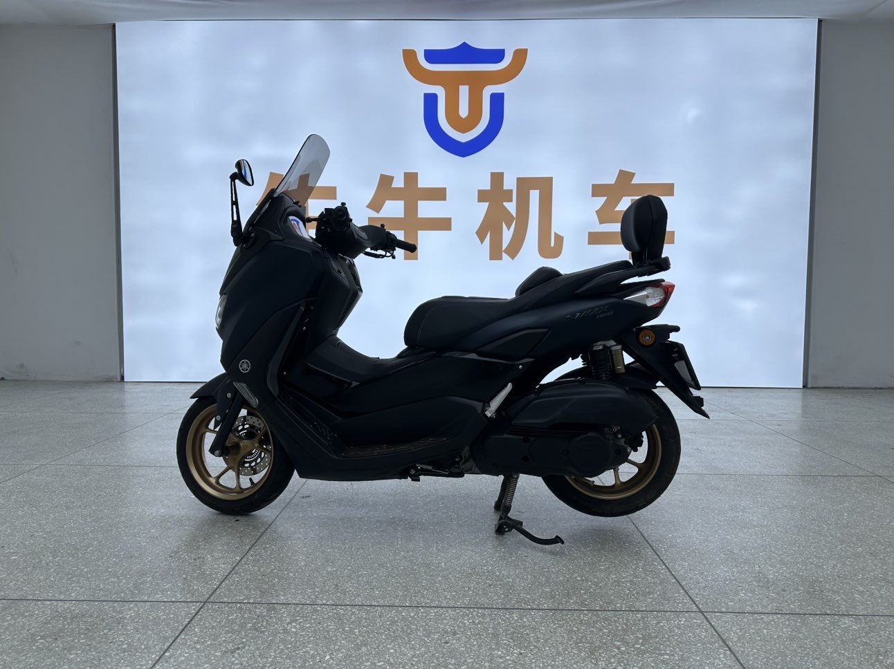 雅马哈 NMAX