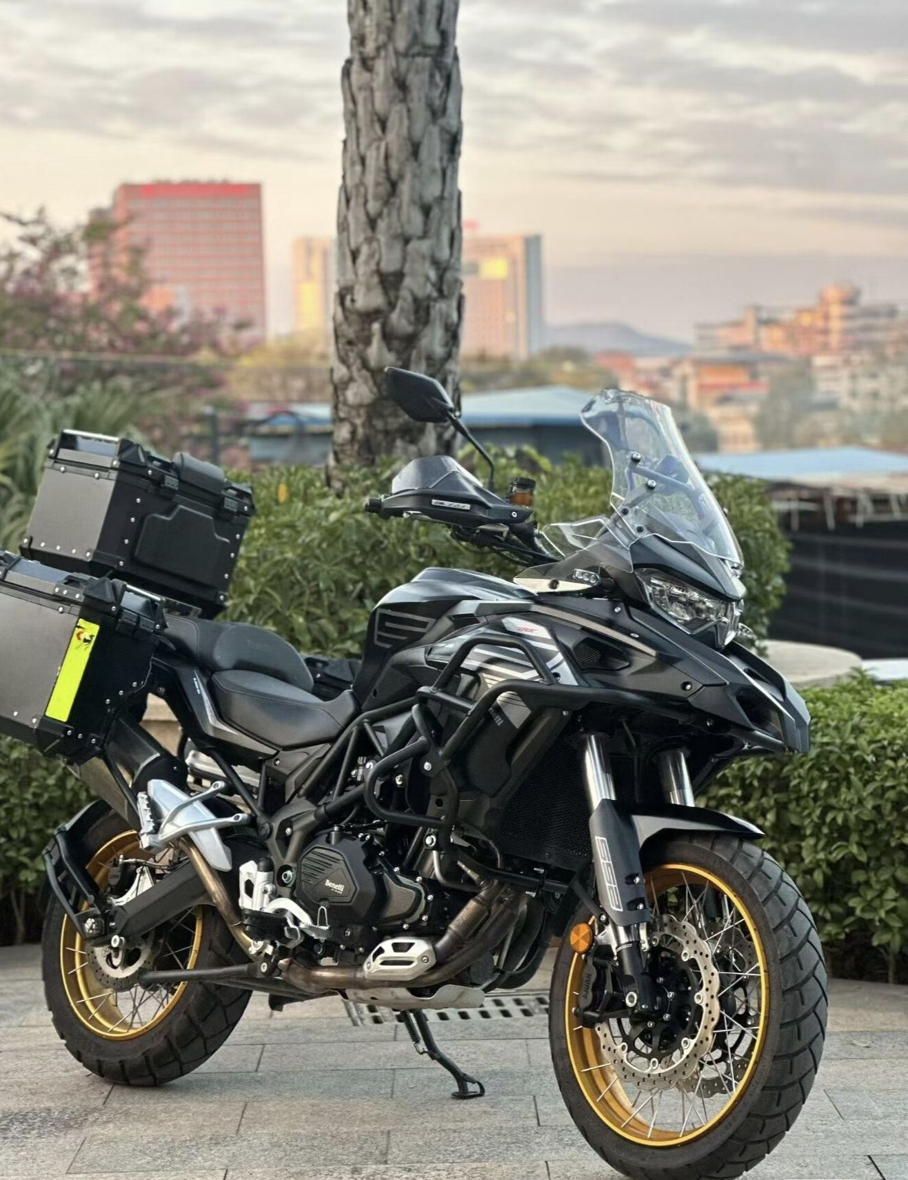 贝纳利 TRK552