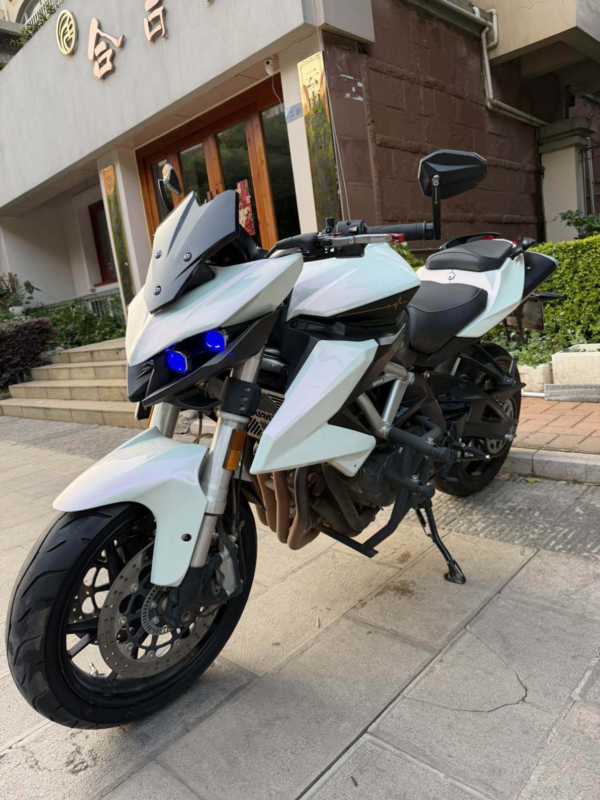 贝纳利 TNT600i