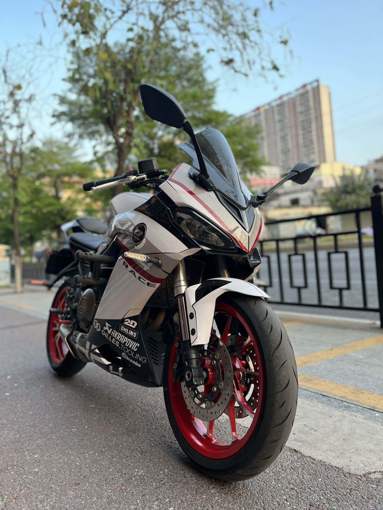 QJMOTOR 赛400