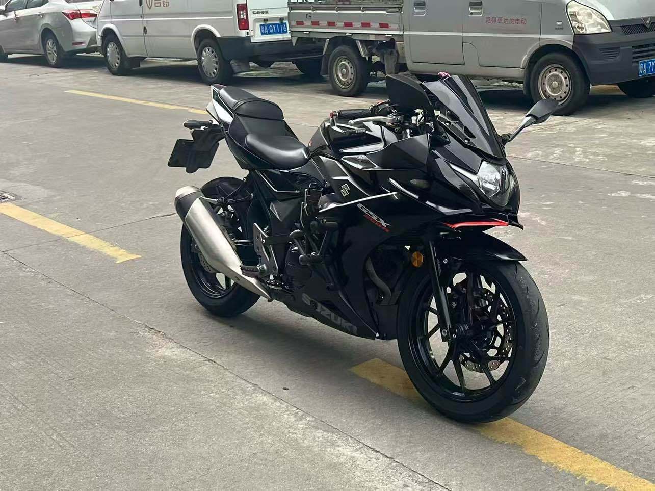 豪爵铃木 GSX250R