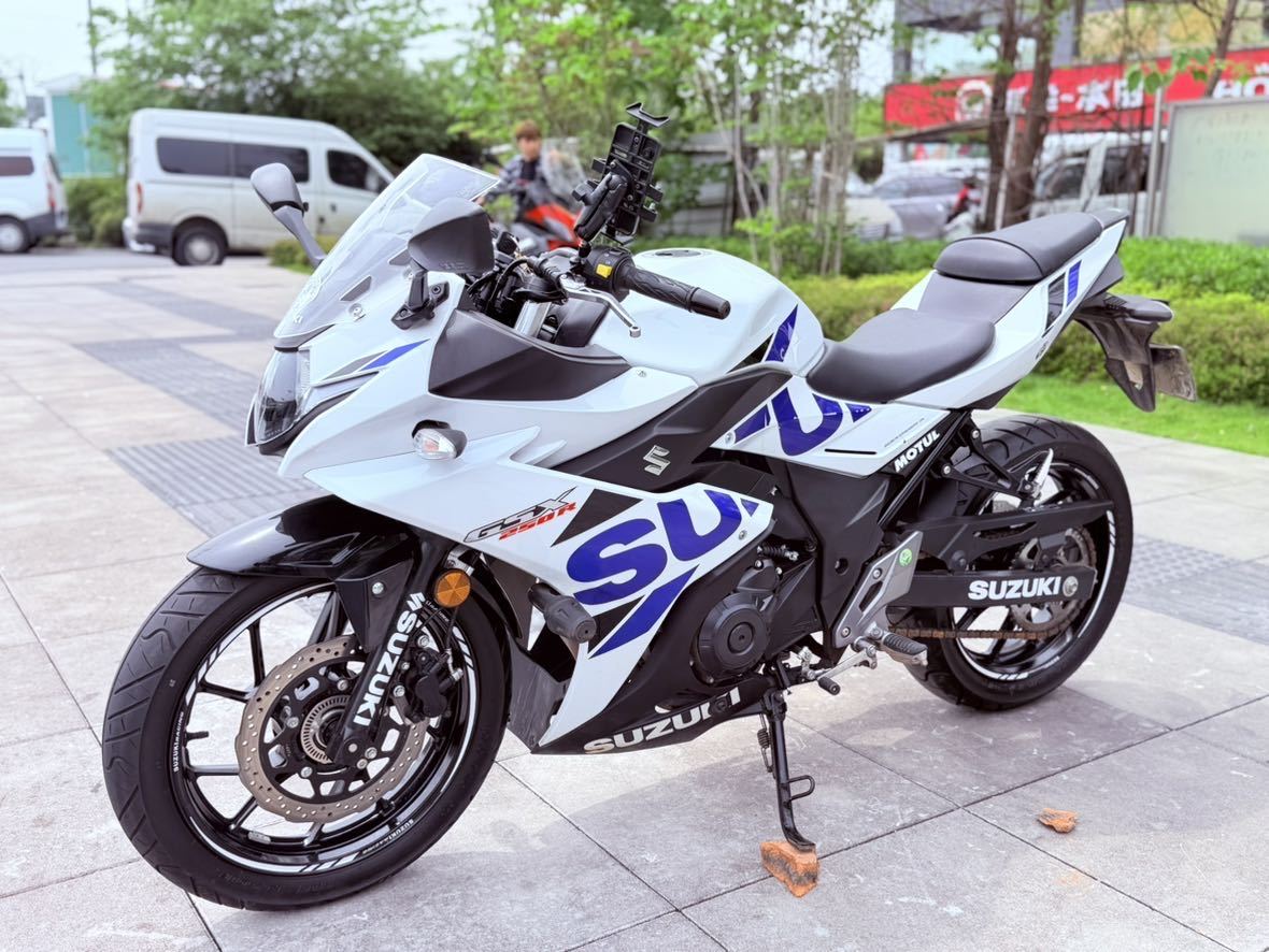 豪爵铃木 GSX250R