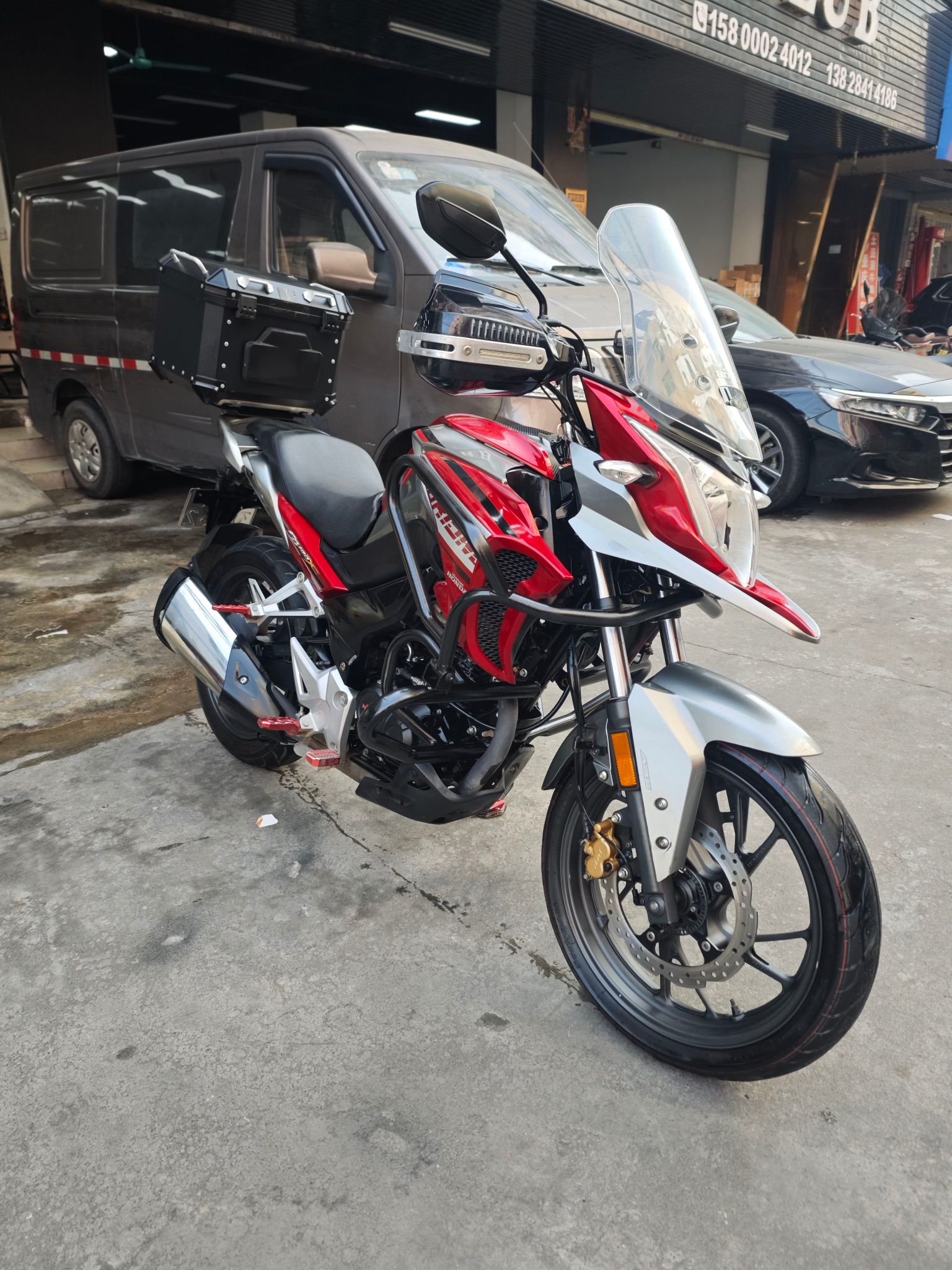 五羊本田 猛鸷 CB190X