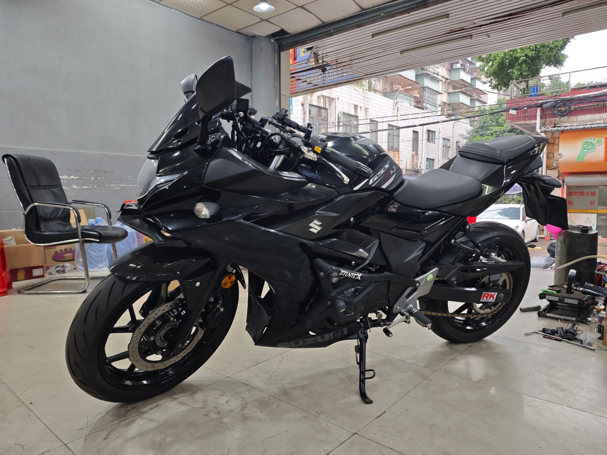豪爵铃木 GSX250R