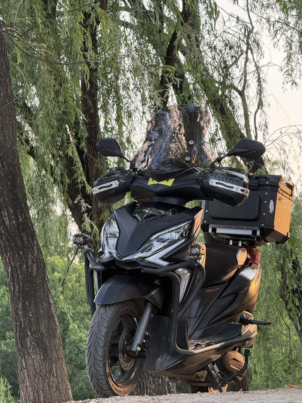 新大洲本田 裂行 RX125Fi