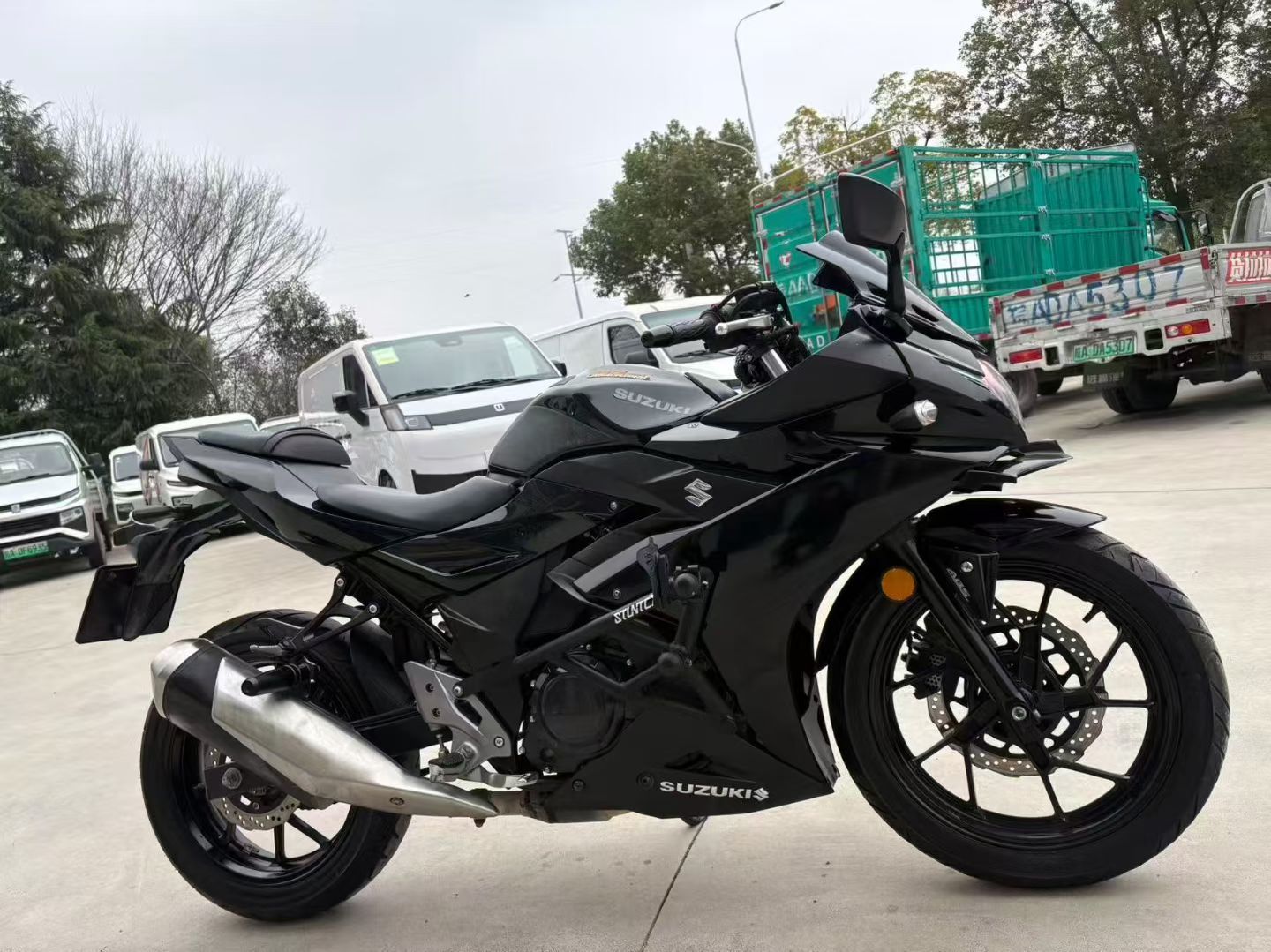 豪爵铃木 GSX250R
