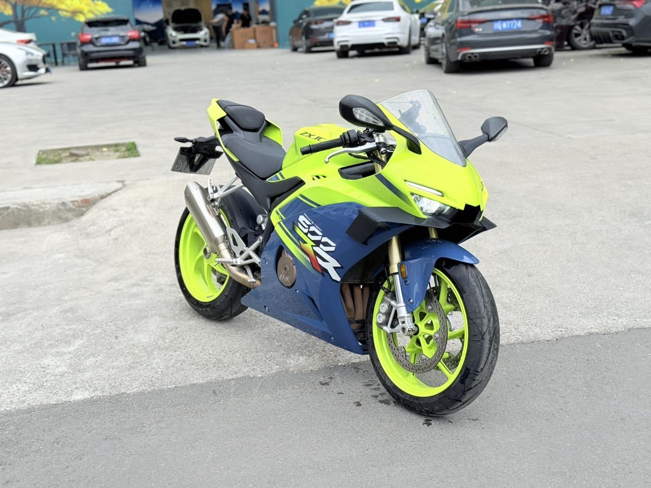 张雪机车 500RR