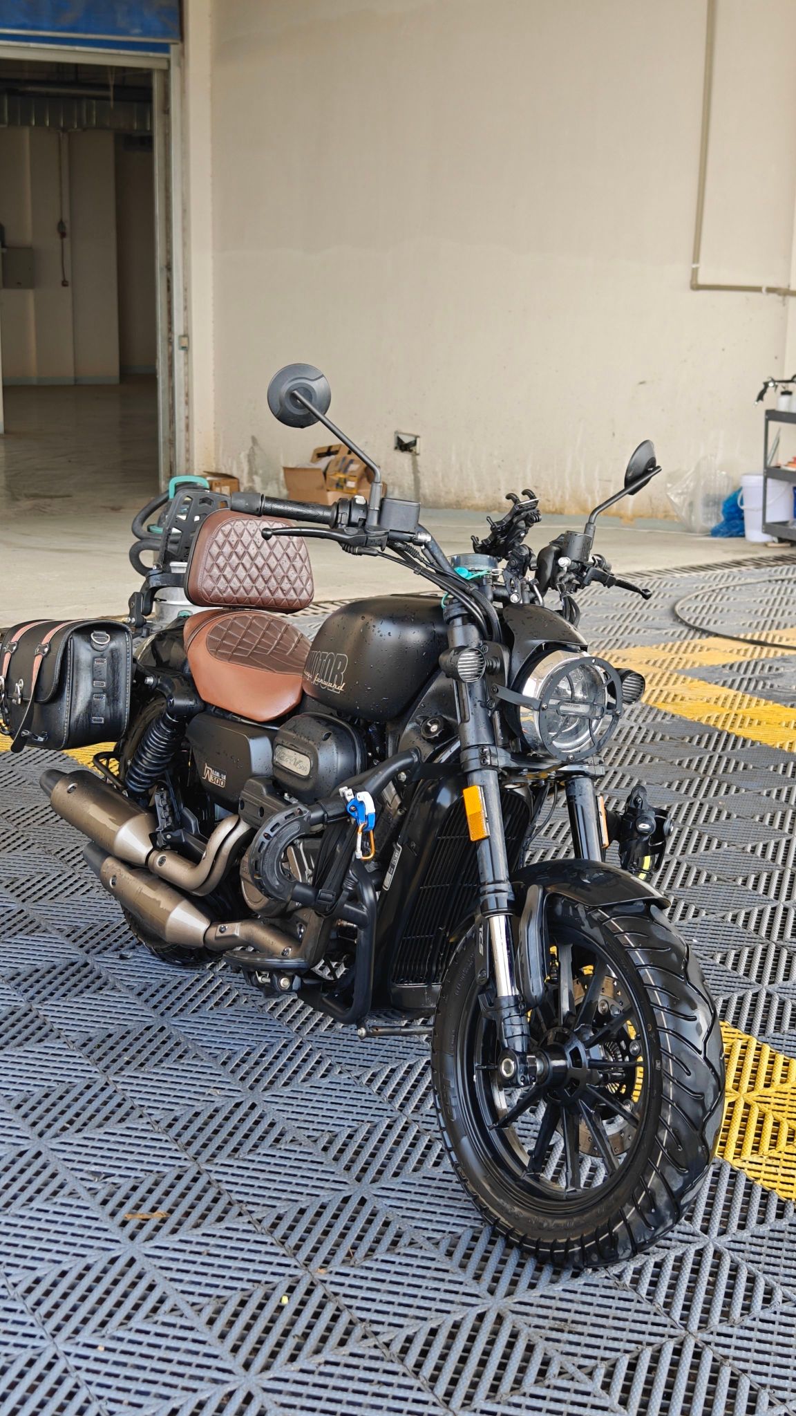 QJMOTOR 闪300S