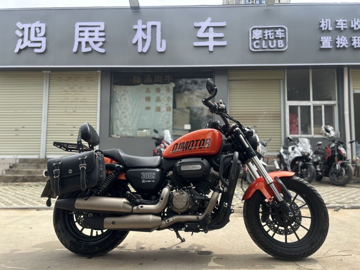 QJMOTOR 闪300S