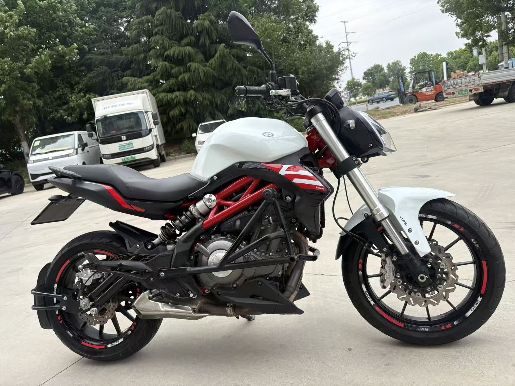 贝纳利 蓝宝龙 BN302S