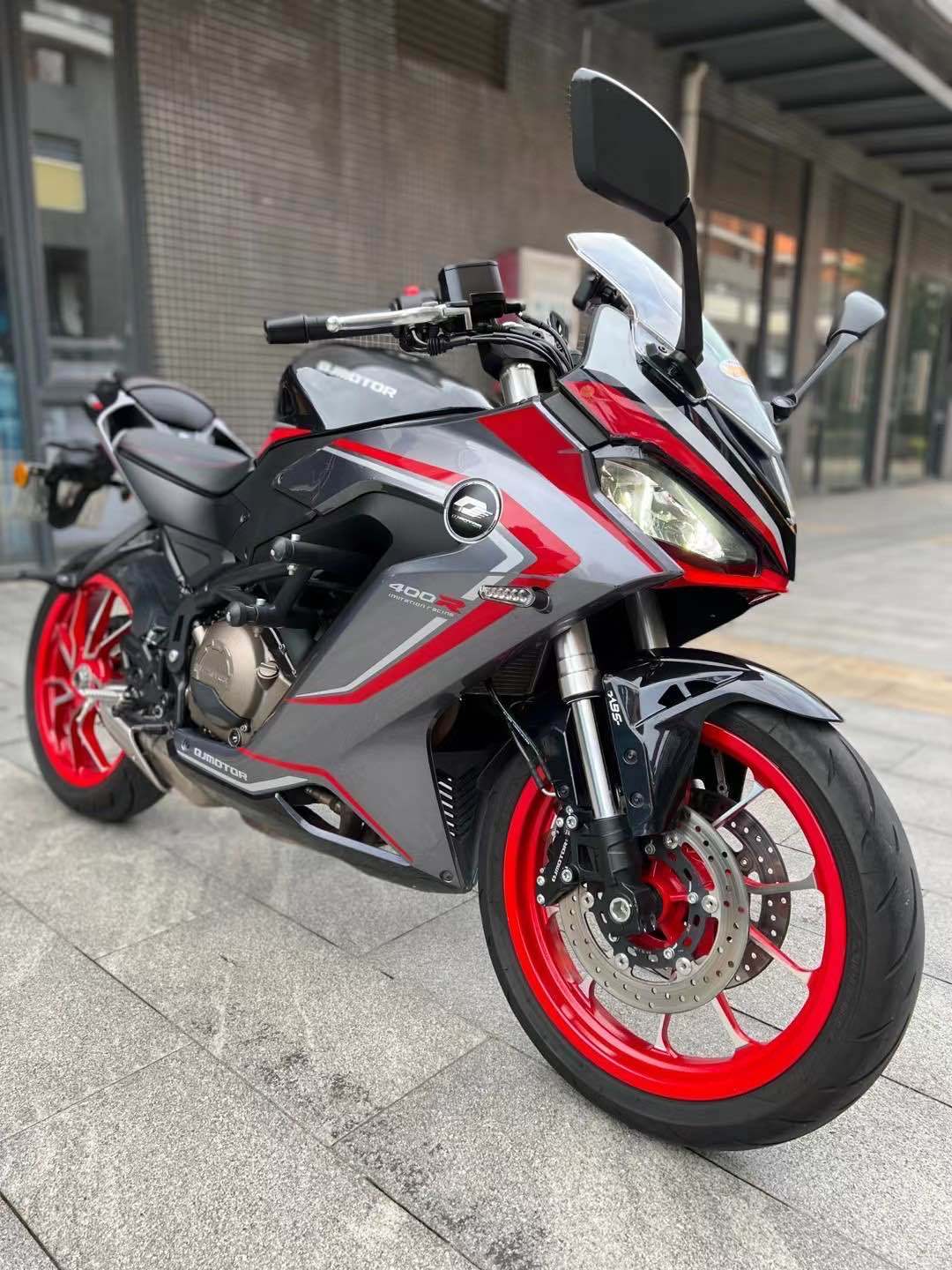 QJMOTOR 赛400