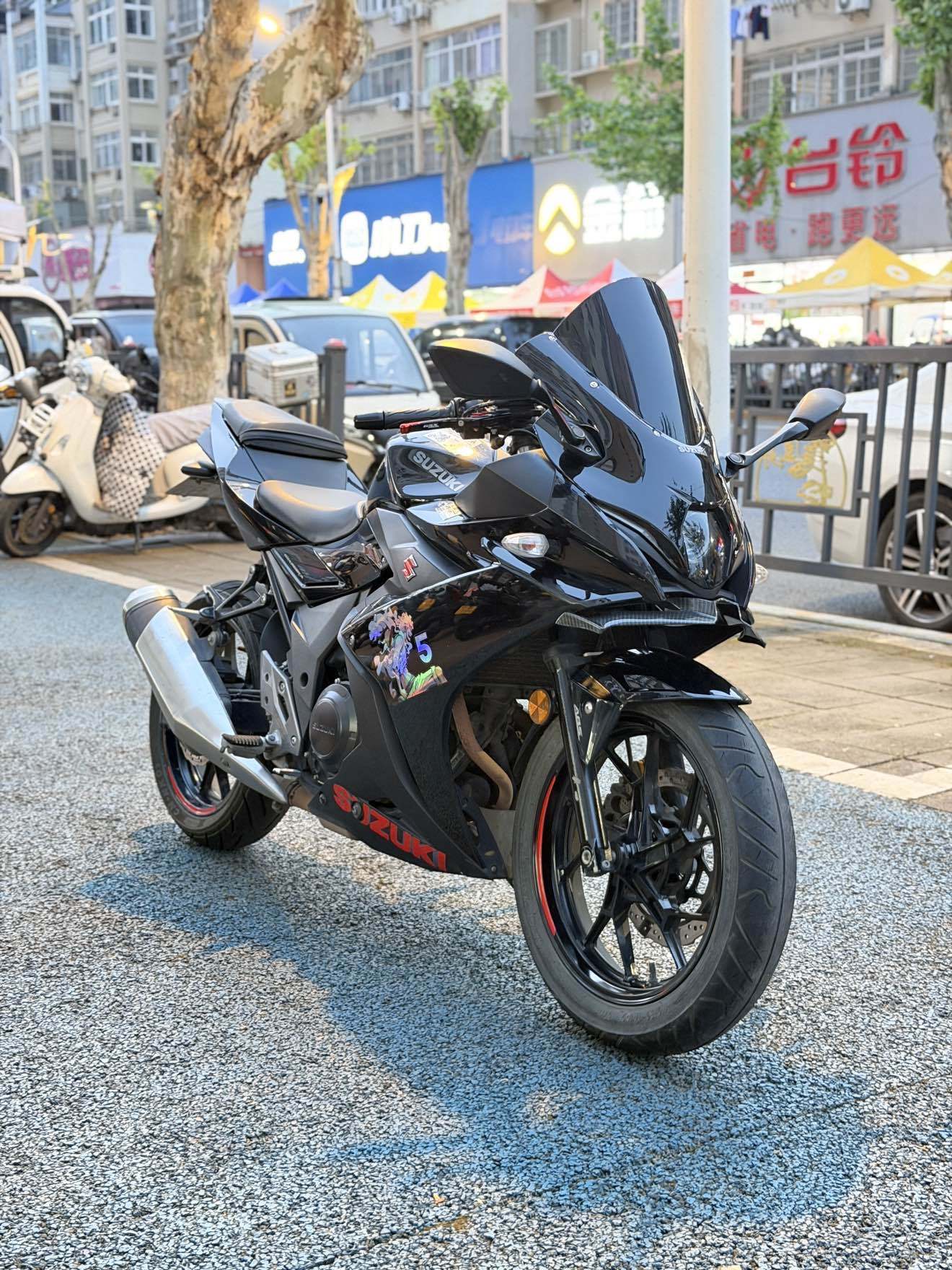 豪爵铃木 GSX250R