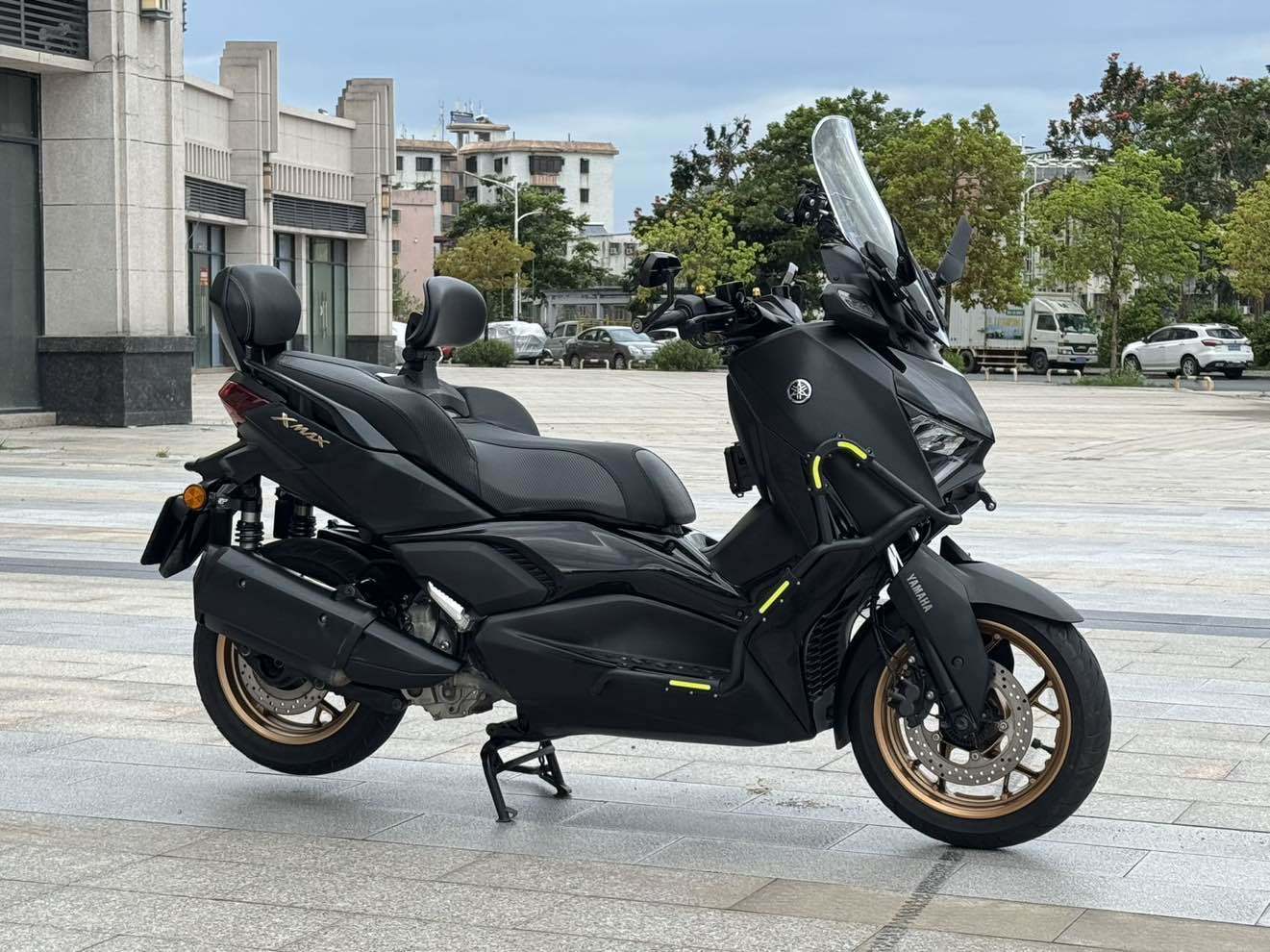 雅马哈 XMAX