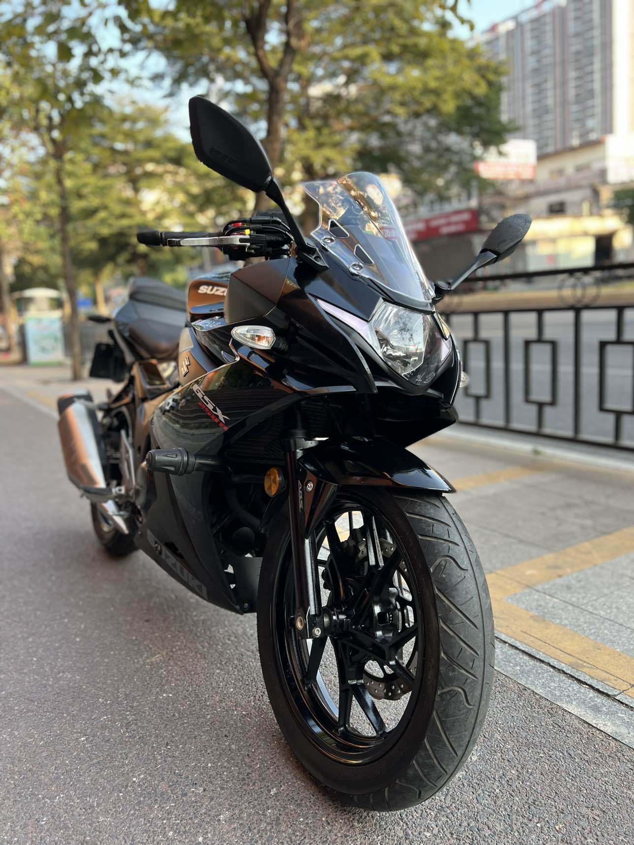 豪爵铃木 GSX250R