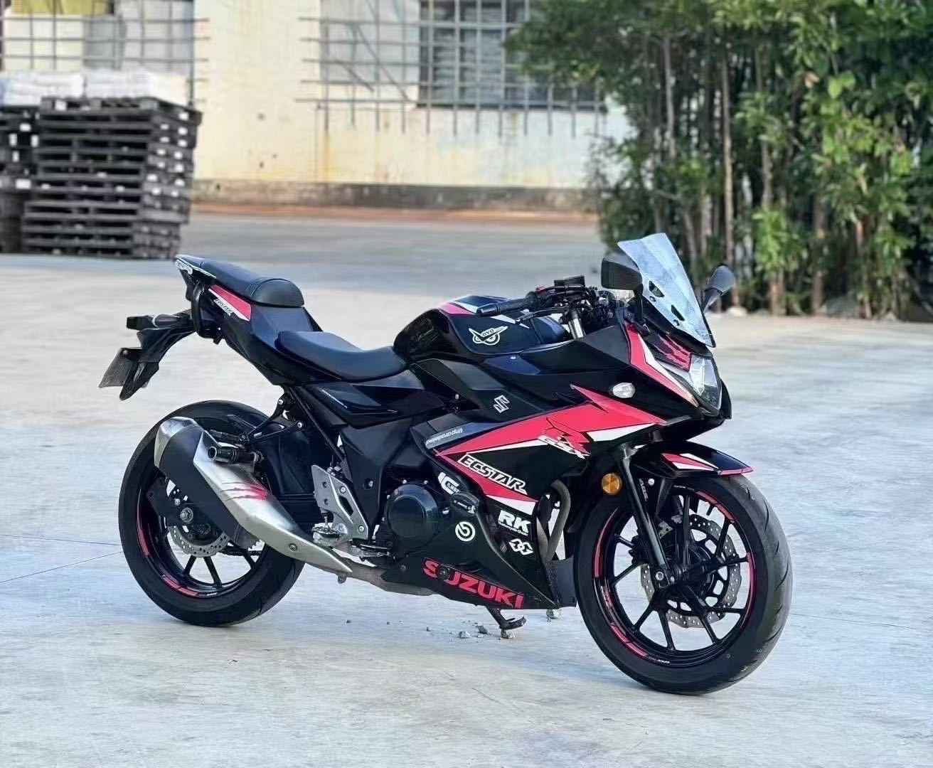 豪爵铃木 GSX250R