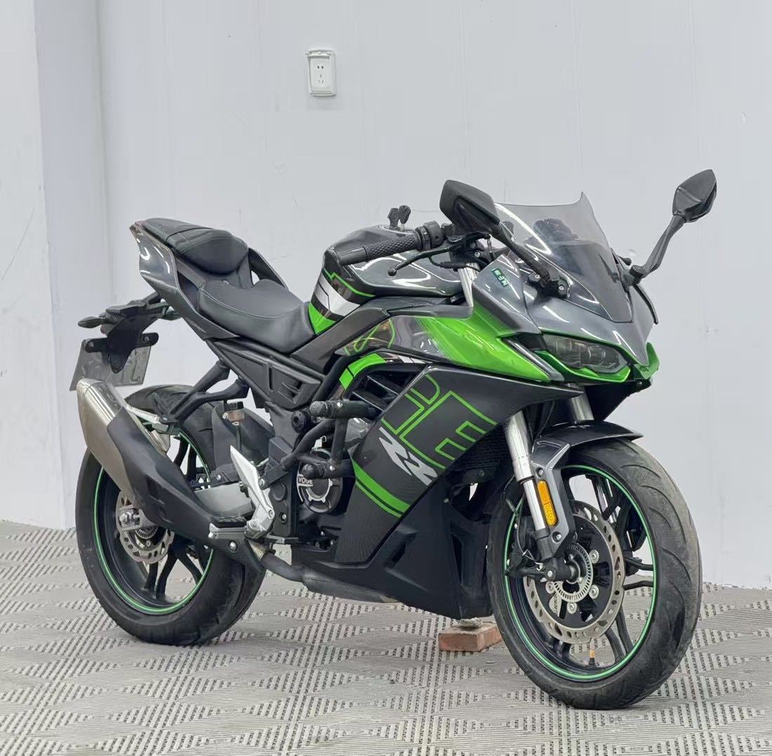 无极 250RR