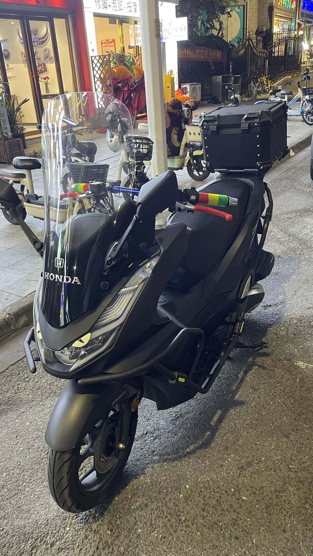五羊本田 PCX