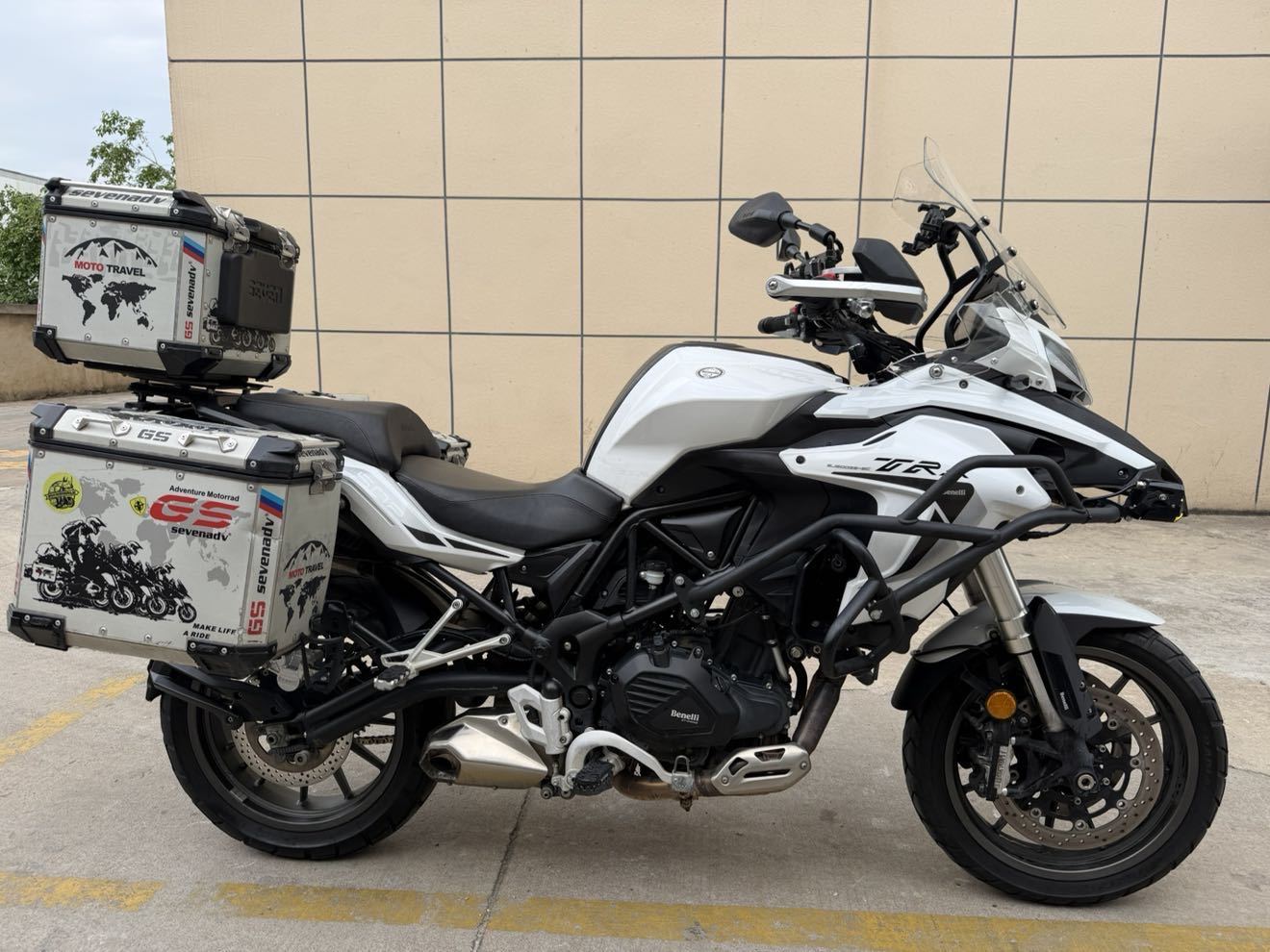 贝纳利 金鹏 TRK502