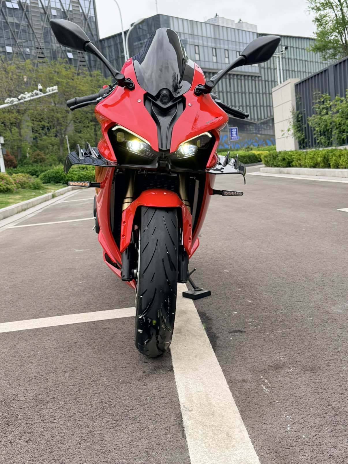 QJMOTOR 赛600