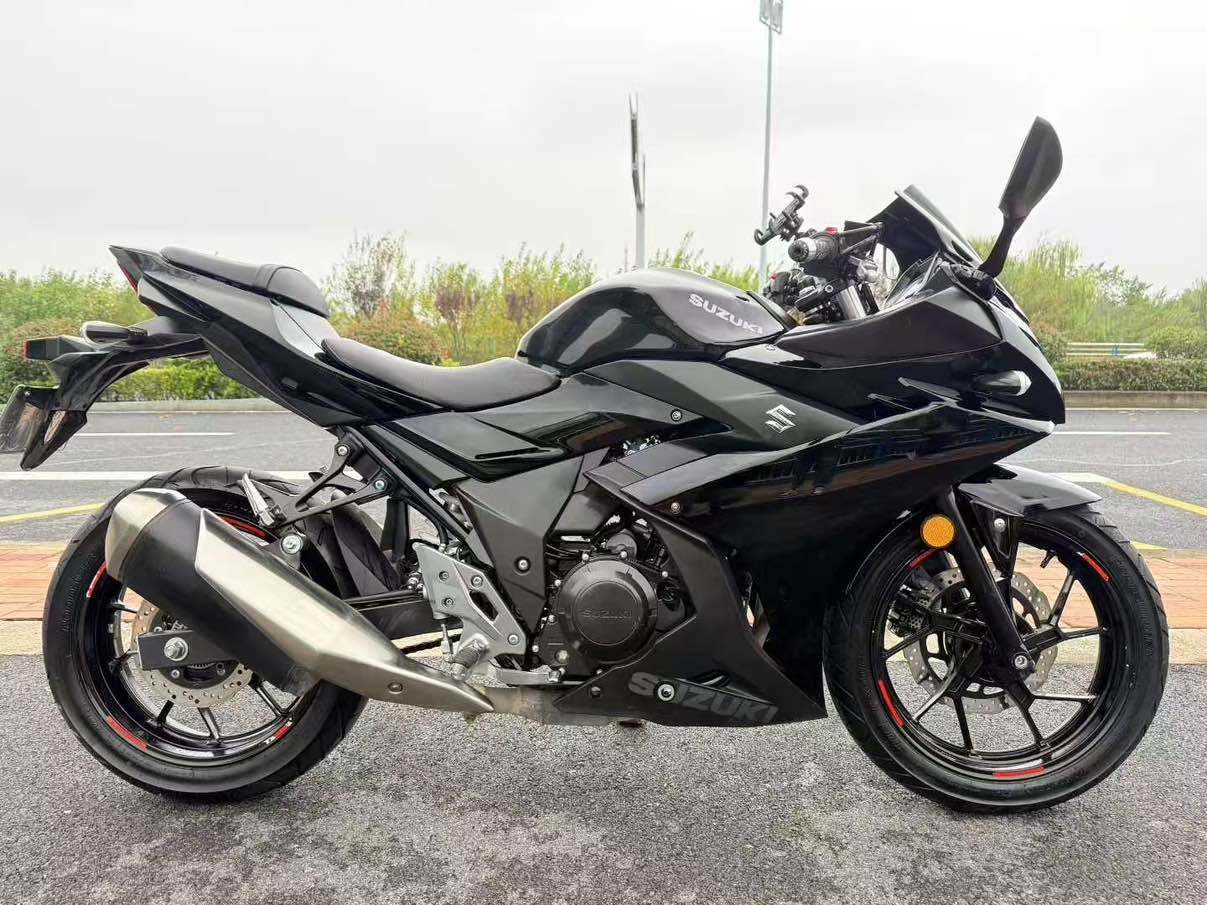 豪爵铃木 GSX250R