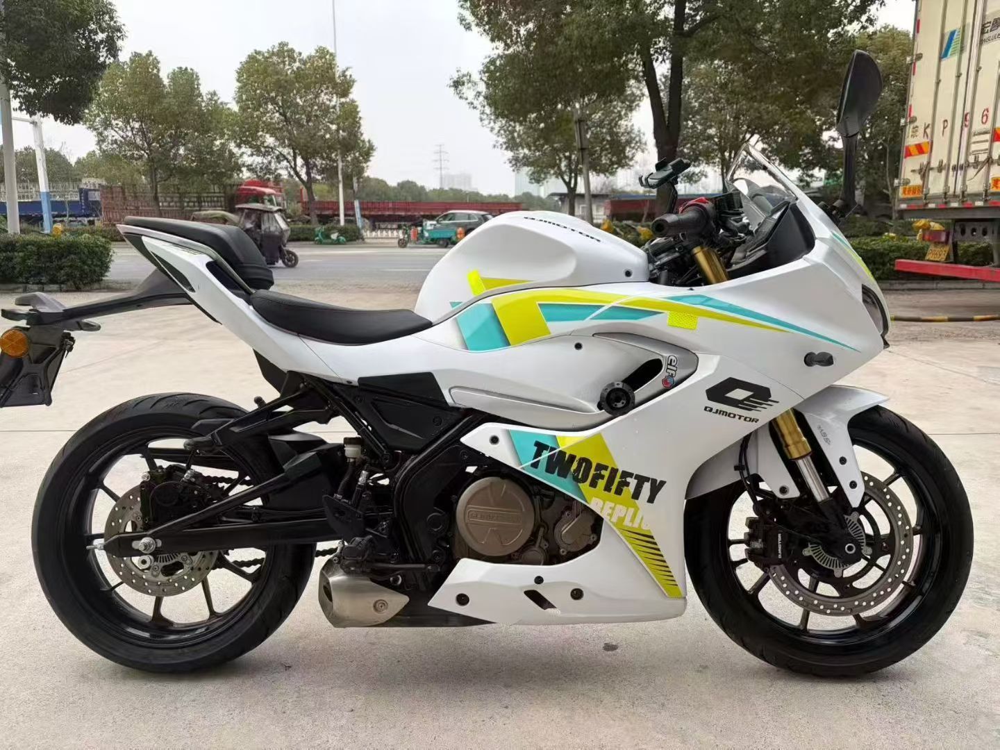 QJMOTOR 赛250