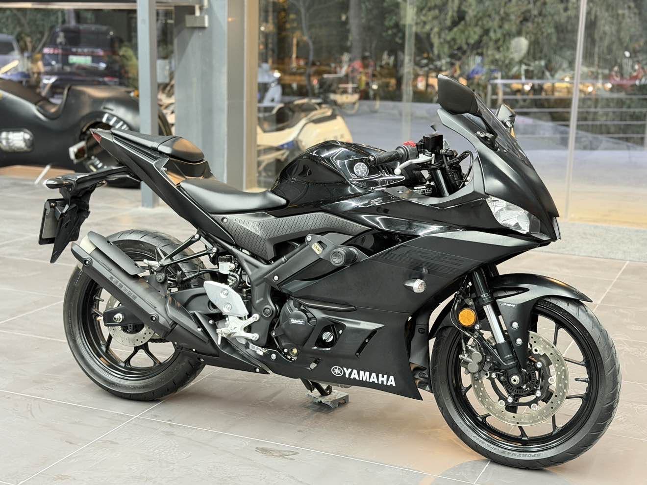 雅马哈 YZF-R3