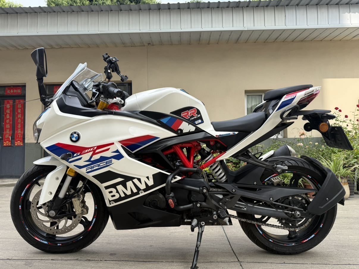 宝马 G 310 RR