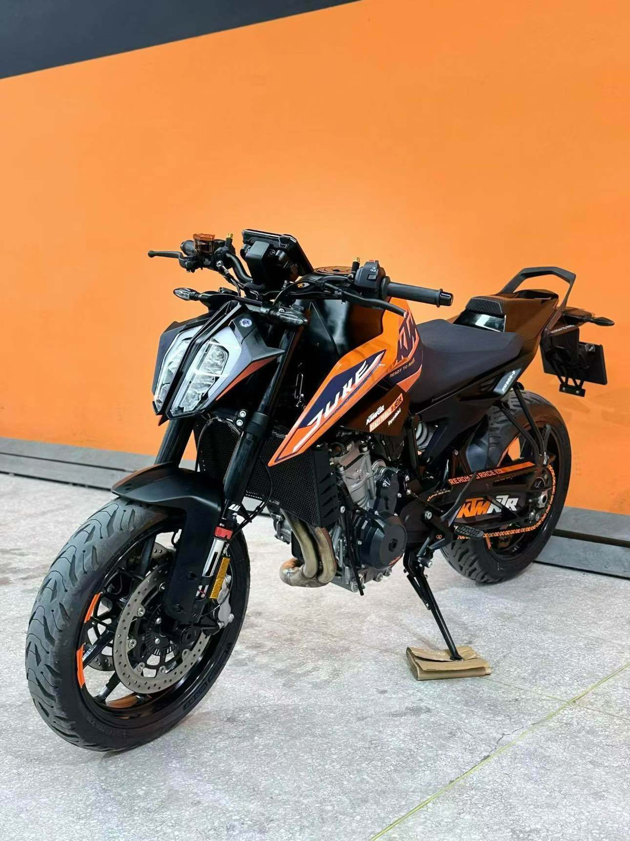 KTMR2R 790 Duke