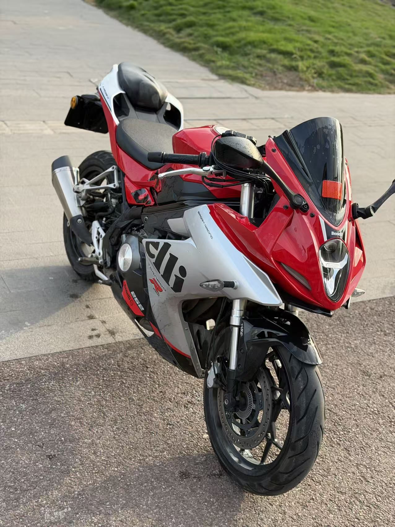 贝纳利 龙卷风 Tornado 252R