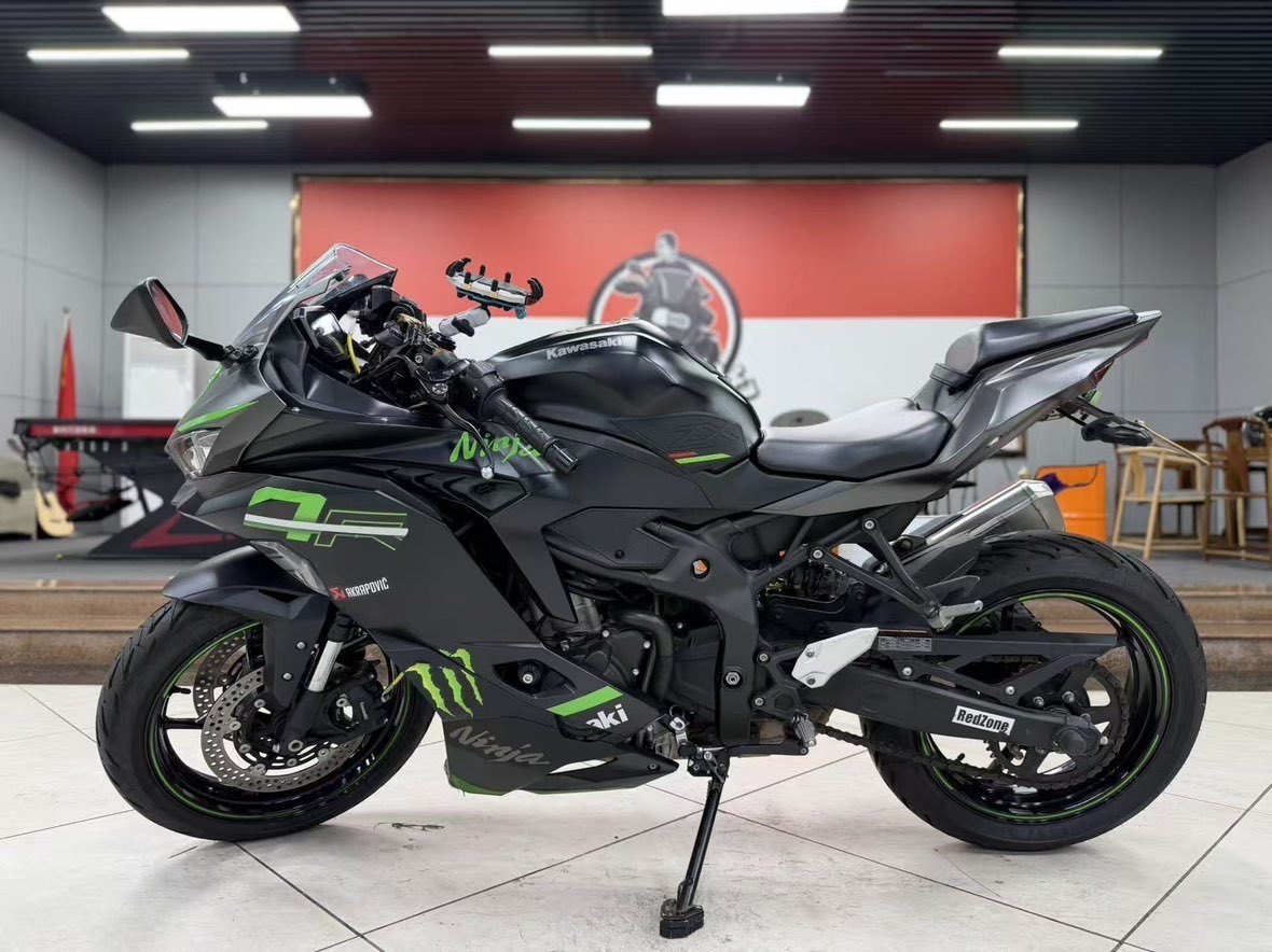 川崎 ZX-4R