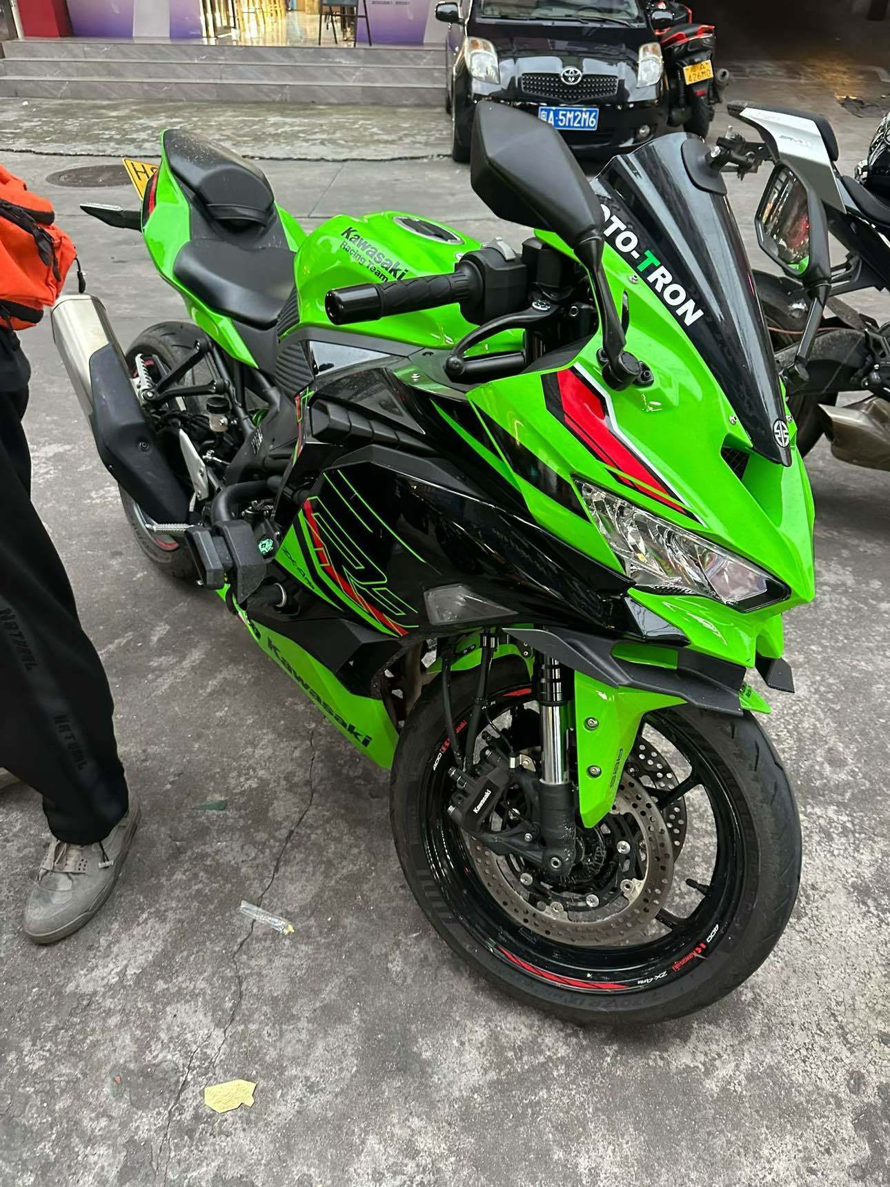 川崎 ZX-4R