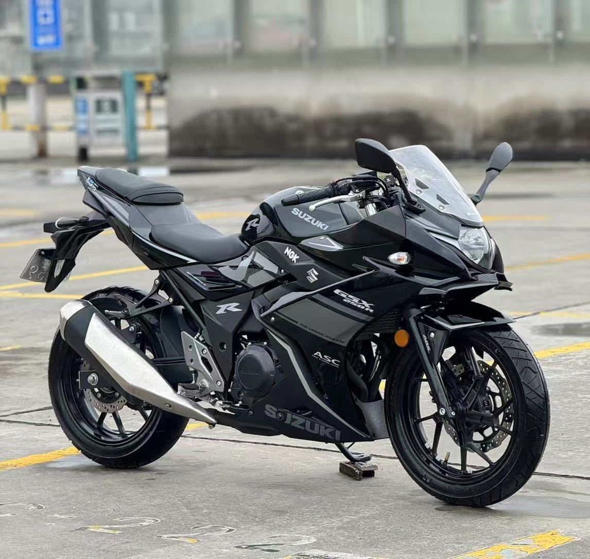 豪爵铃木 GSX250R