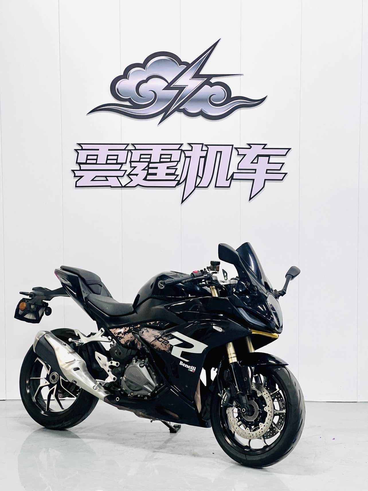 贝纳利 龙卷风 Tornado 402R