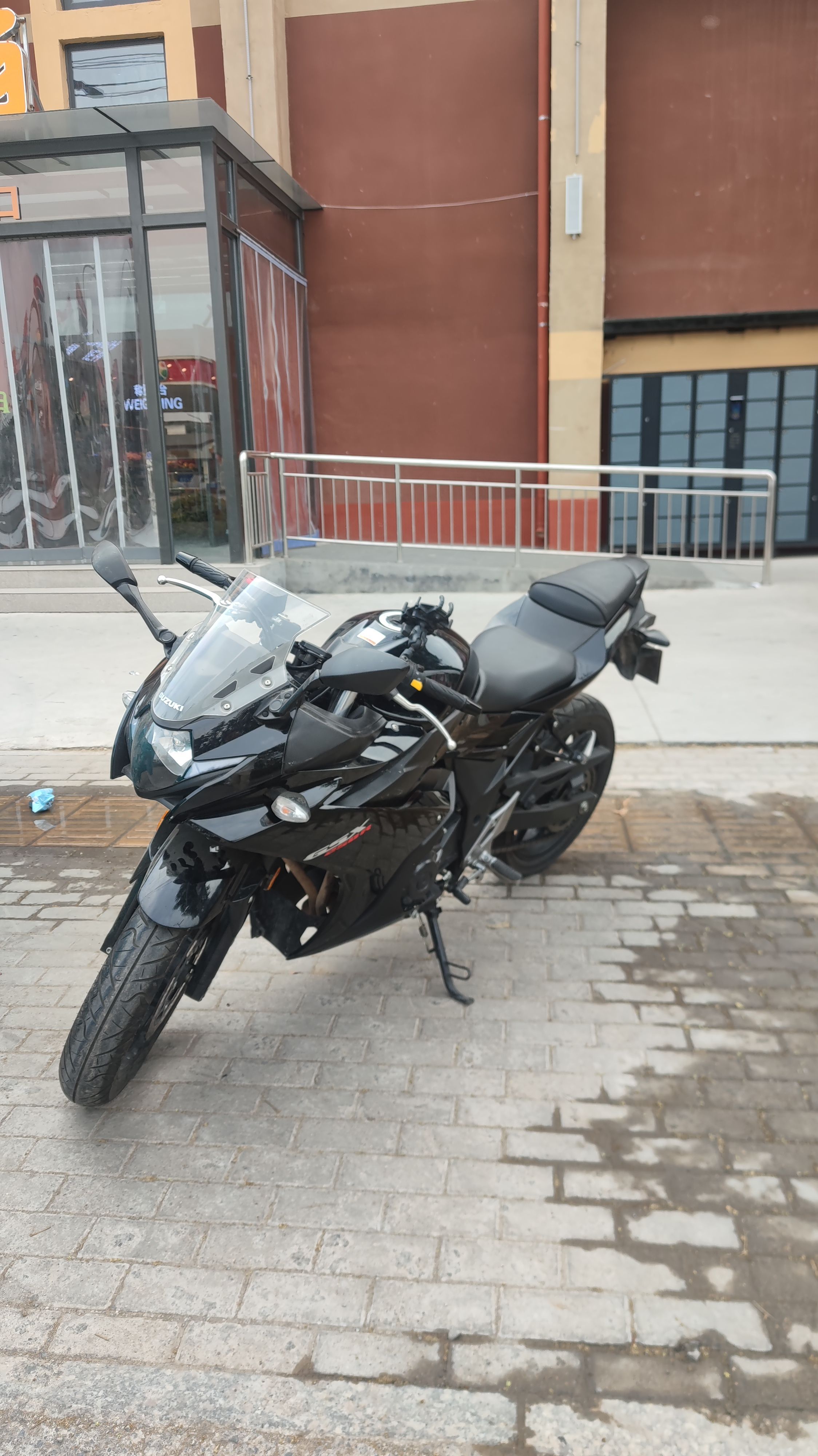 豪爵铃木 GSX250R