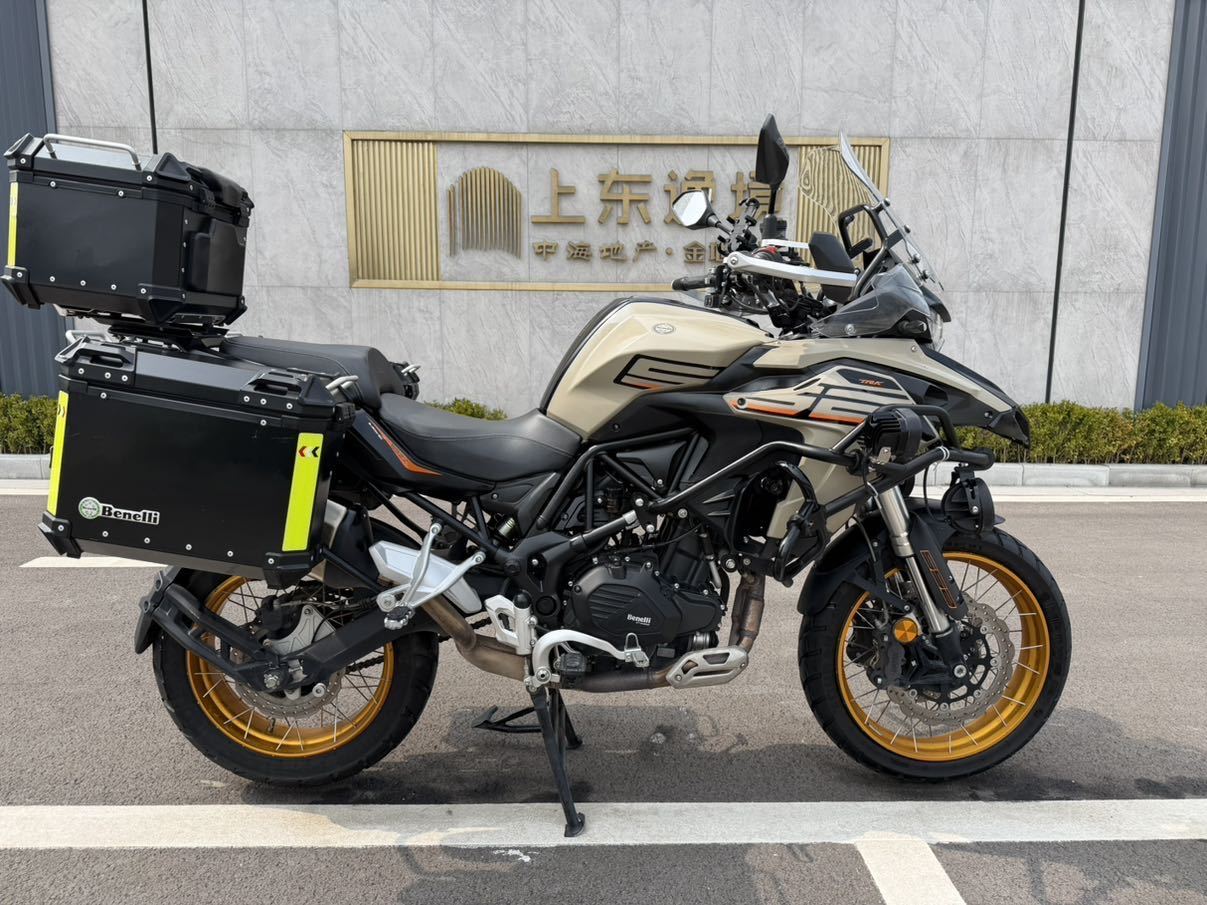 贝纳利 TRK552