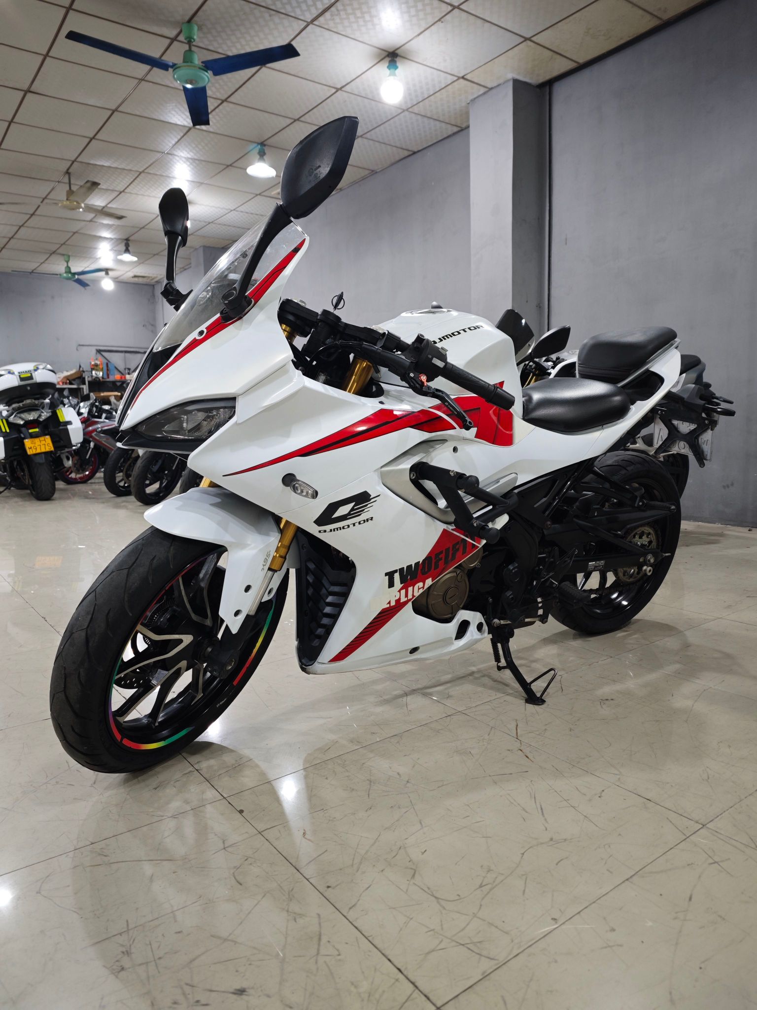 QJMOTOR 赛250