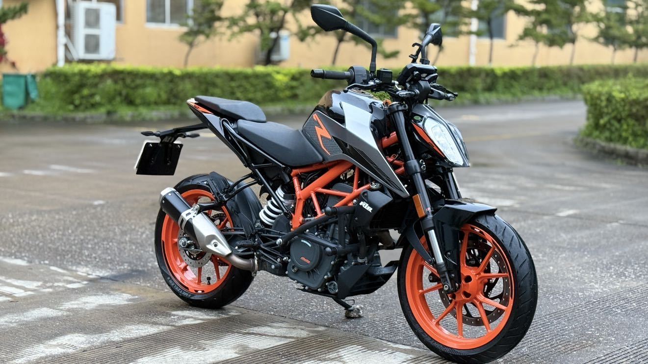 KTMR2R 390 Duke