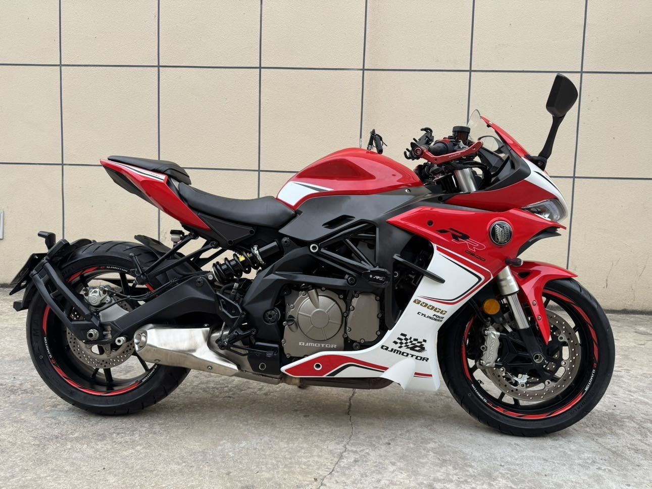 QJMOTOR 赛600