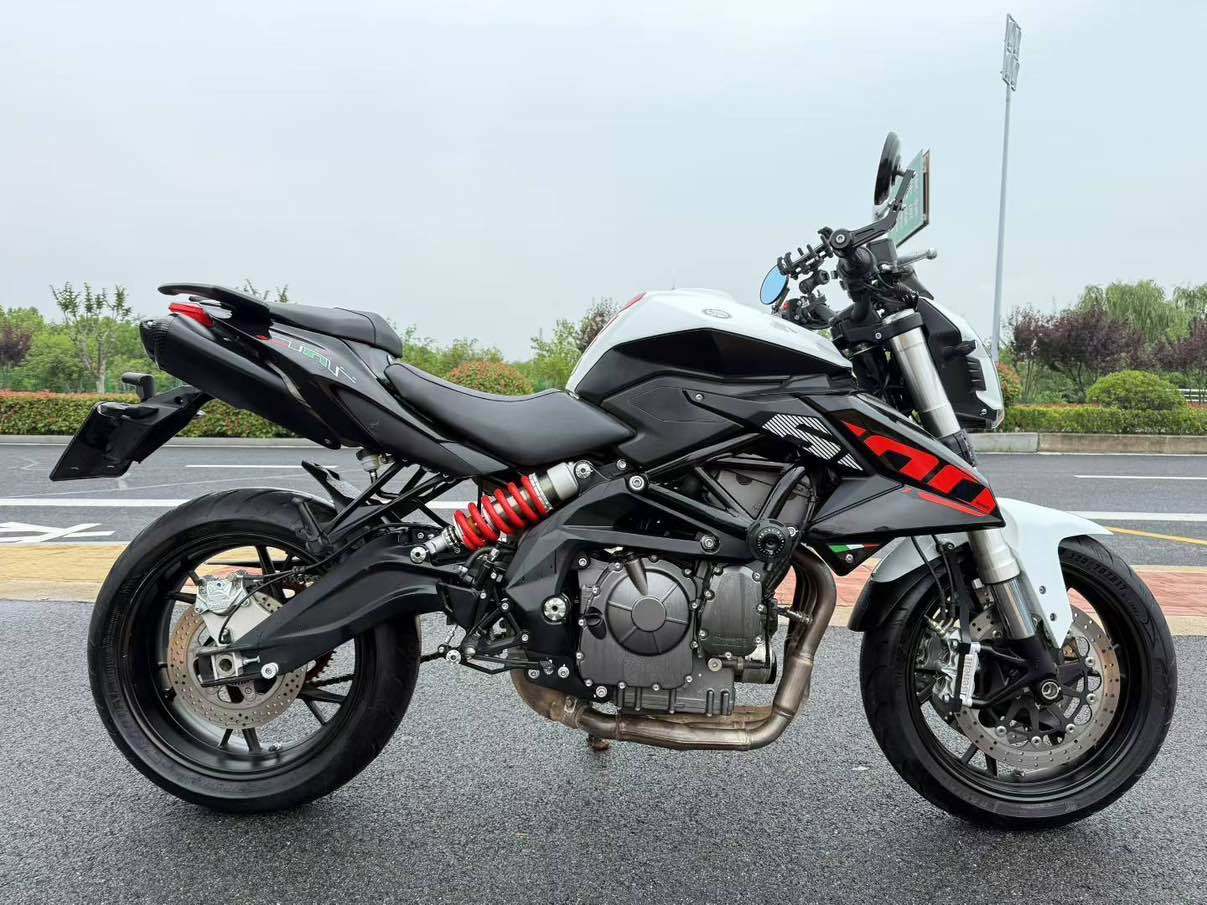 贝纳利 TNT600i