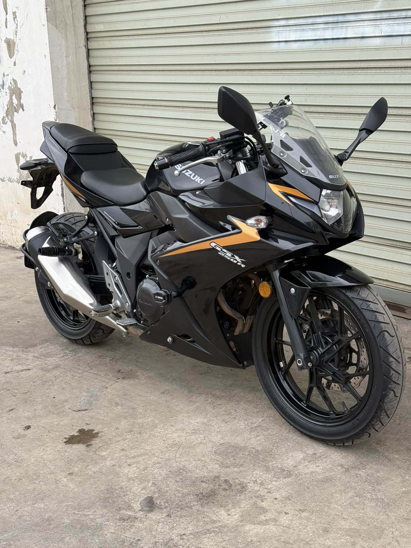 豪爵铃木 GSX250R
