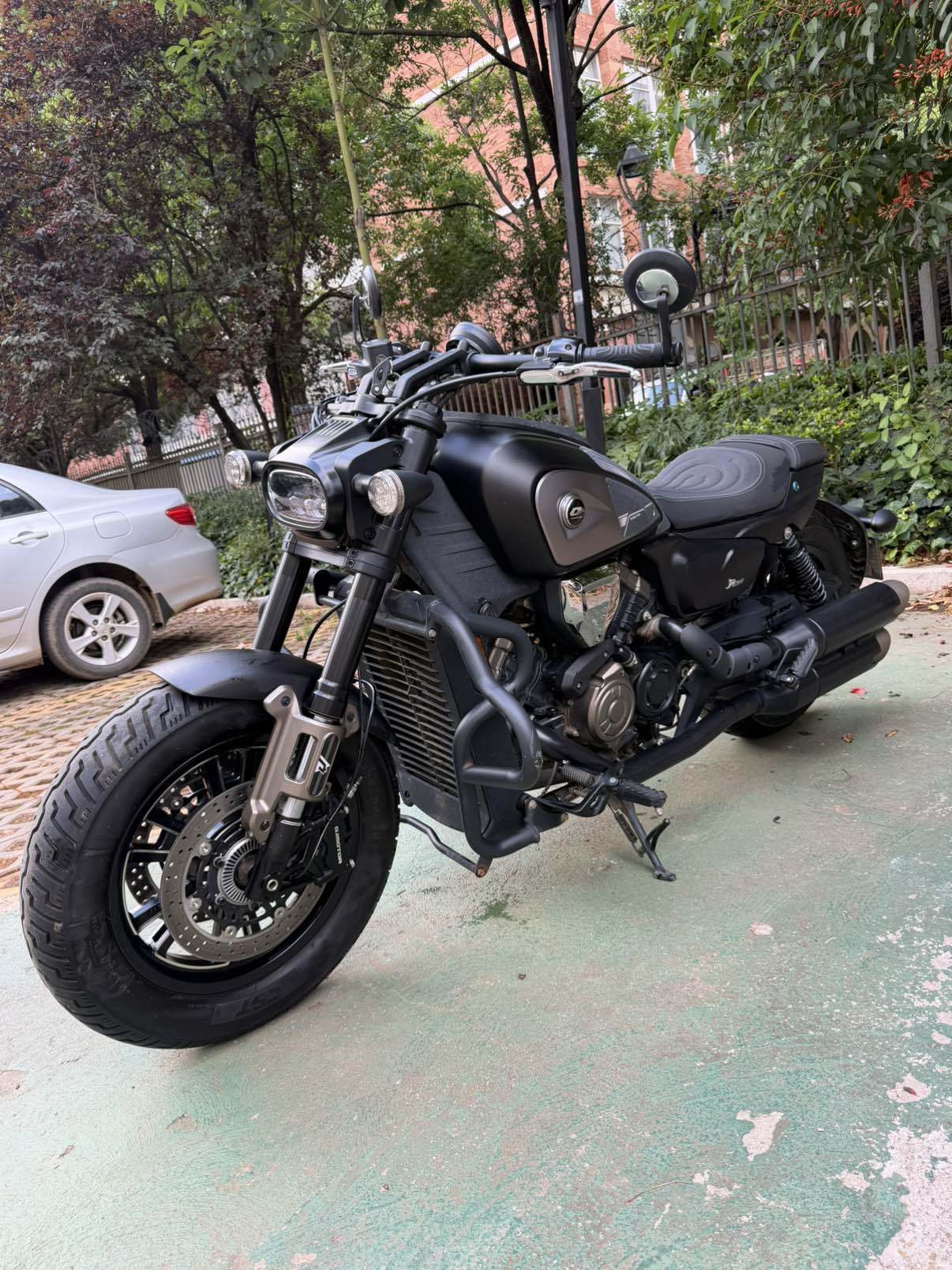 QJMOTOR 闪600